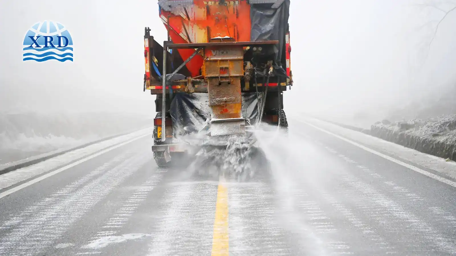 Calcium Chloride Deicer Guide: Usage, Eco-Impact & Cost